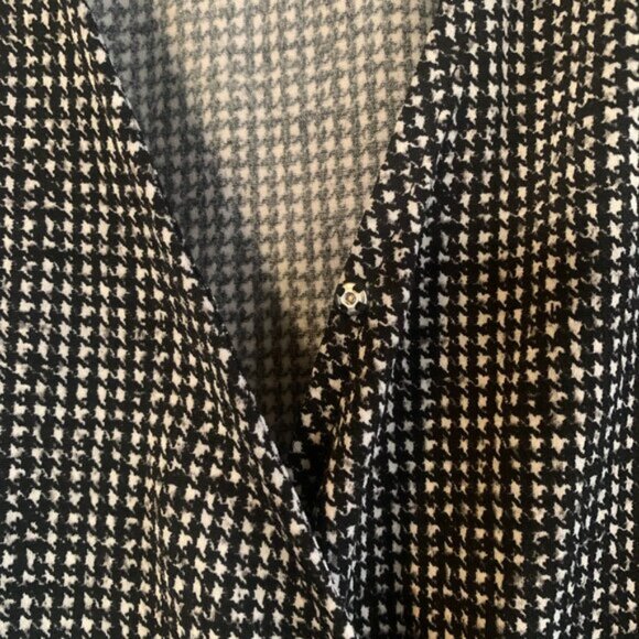 Houndstooth pattern Michael Kors Wrap Top Black And White with Decorative Buckle - Picture 4 of 5